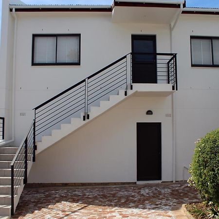 16 Rhodes-North Self Catering Apartment & Studio Stellenbosch Buitenkant foto