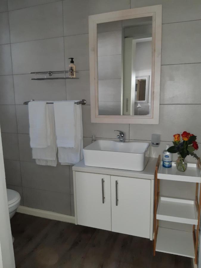 16 Rhodes-North Self Catering Apartment & Studio Stellenbosch Buitenkant foto